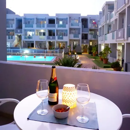 Pool & Terrace Sun Near The Center Corralejo