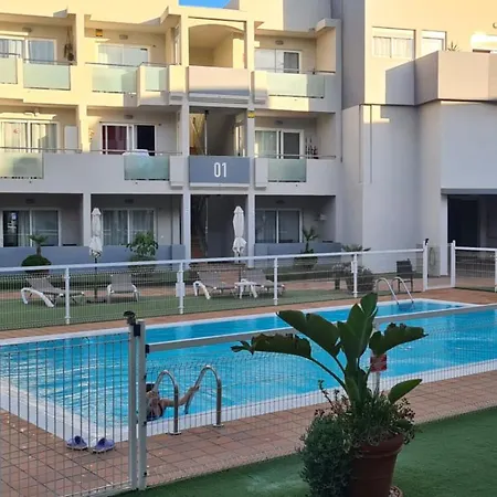 Pool & Terrace Sun Near The Center Corralejo