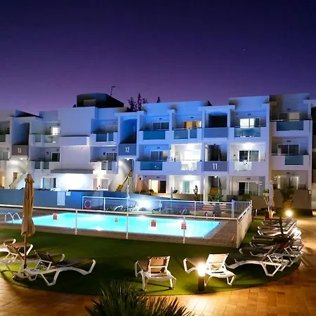 Pool & Terrace Sun Near The Center *